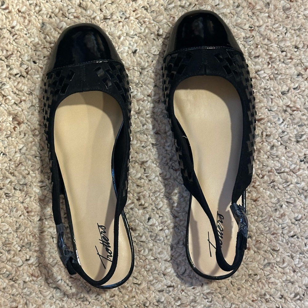 Trotters Black Dea Quilted Woven Round Toe Slingback Pumps Size 9.5W $115
